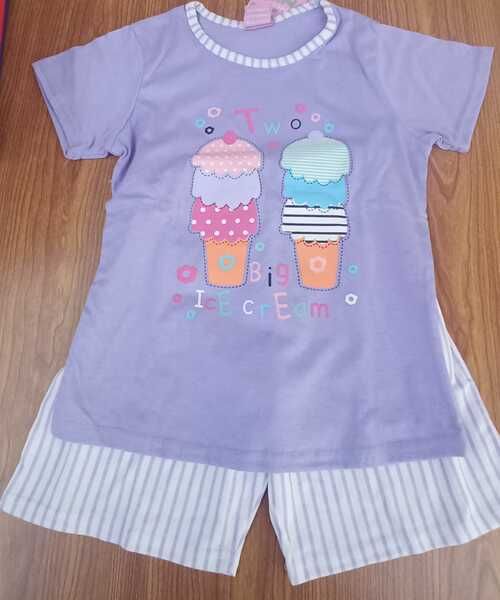 conjunto para bebé camisa lila y pantalón a rayas